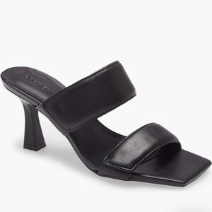 NWT Open Edit Quincy Sandal in Black